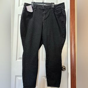 NWOT - JUDY BLUE - BLACK CHEETAH PATTERN - SUPER COOL JEANS - SIZE 24W